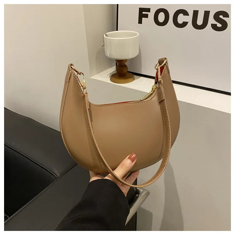 Luné Crescent Bag - Khaki