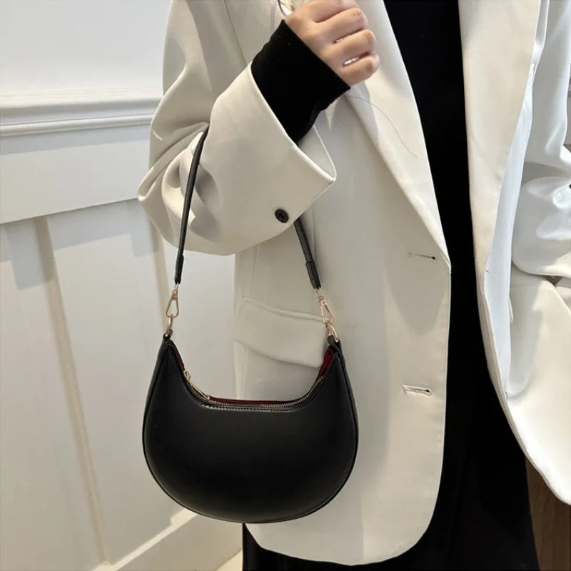Luné Crescent Bag - Black