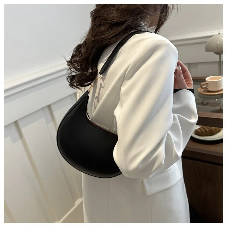 Luné Crescent Bag - Black
