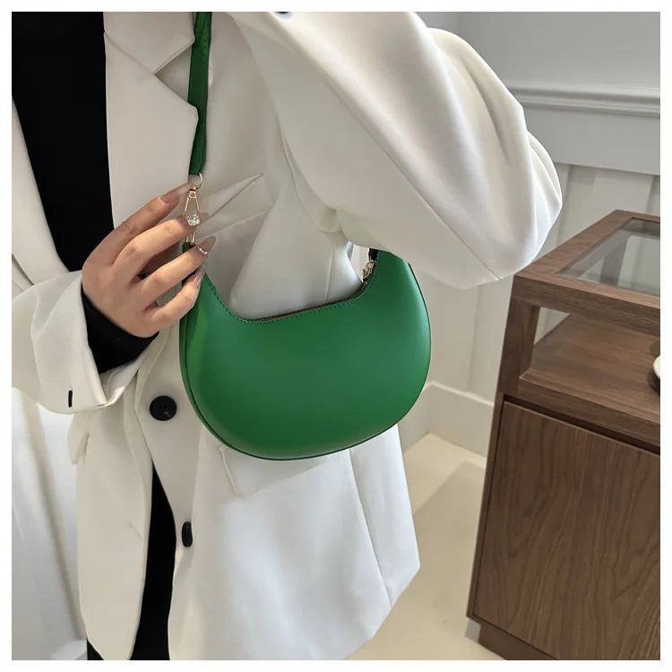 Luné Crescent Bag - Green